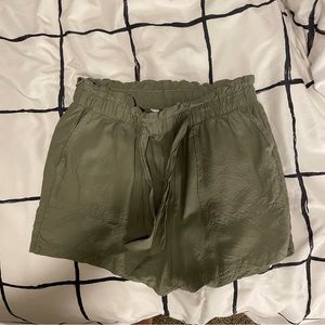 Green H&M shorts